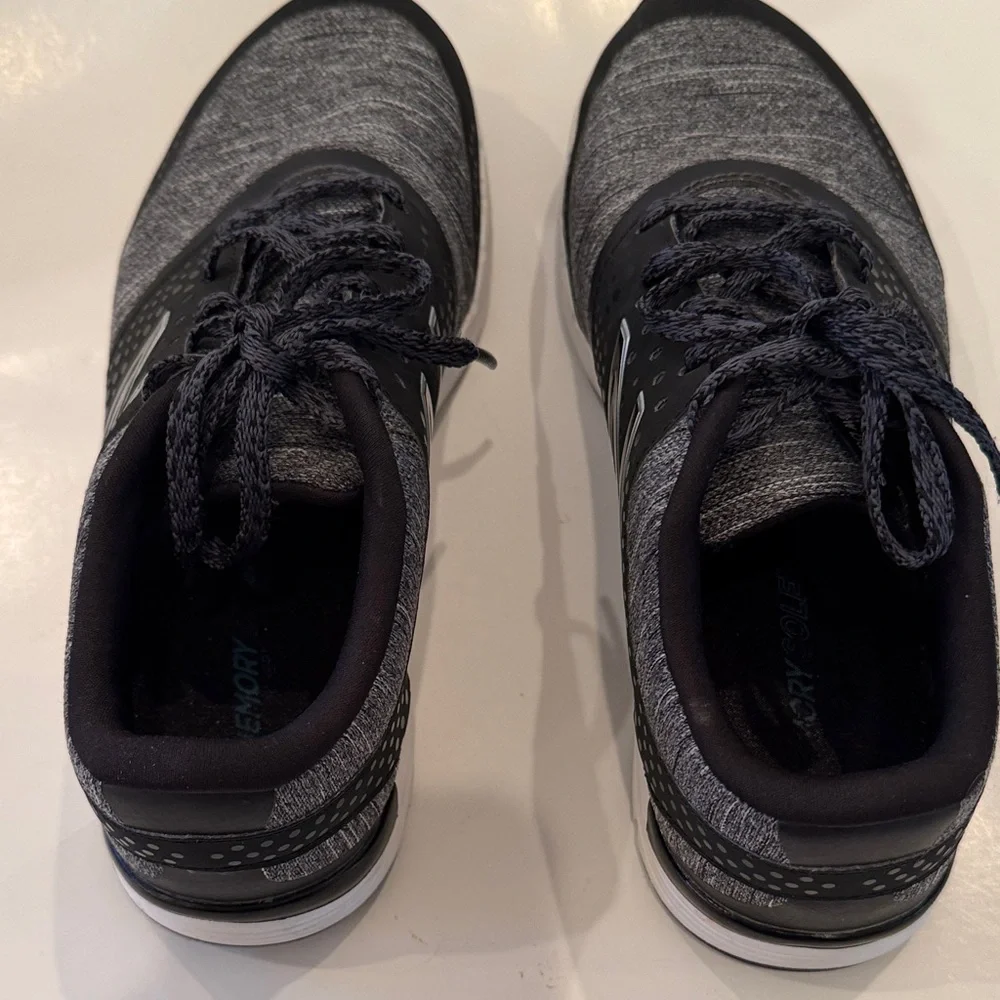 New Balance Black & Gray Knit Running Shoes Size 9
